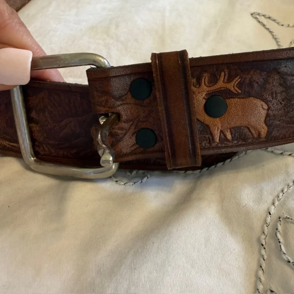 Vintage Brown Leather Tooled Deer Buck Ram Elk Belt Size Small‎